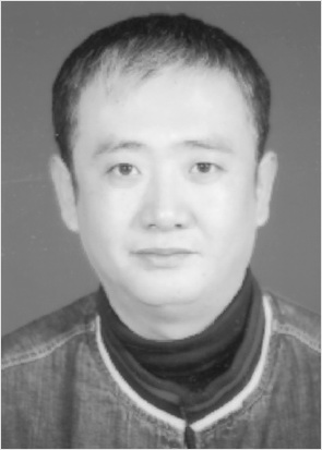 李金瓯 