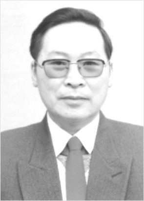 孙振笃 