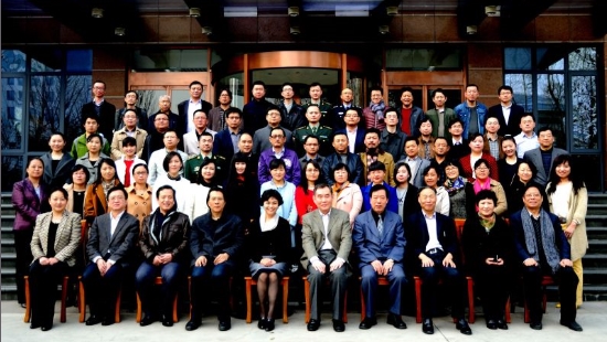 鲁迅文学院第二十六届高研班学员名单　
丛治辰　罗广才　崔立秋　阎秋霞　鲍丽丽　王　宁　战宇婷
　
叶　君　姜　超　项　静　周卫彬　郑　翔　王晴飞　宋智明
　
孙书文　刘晓彬　晏杰雄　孔会侠　吴佳燕　申霞艳　张柱林
　
普布昌居　周明全　王鹏　叶淑媛　程　强　高丽君　王　敏
　
崔胜利　徐仲佳　周　航　索良柱　王　彦　李少武　赵兴葆
　
郑　建　陈立新　王晓琳　郑润良　李向阳　傅　强　徐　刚
　
饶　翔　张晓琴　朱　钢　刘　涛　李墨波　张丽军　舒晋瑜
　
黄德海