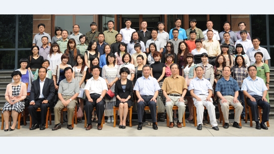鲁迅文学院第十八届高研班学员名单　
邓晓燕　冯　昱　傅泽刚　葛　芳　郭金达　郭金梅　郭美艺
　
韩丽敏　韩小英　何贵同　何红霞　黄　华　黄陆军　冀海莲
　
贾文清　李成恩　李金荣　李向荣　李晓敏　李燕蓉　李颖超
　
林　莉　刘　丽　刘克中　刘紫剑　茜吉尔　沈　钰　沈明珠
　
宋庆莲　孙桂丽　孙世群　孙志保　汤红英　王　君　王晓旭
　
王雪珍　阎强国　杨卫东　杨蓥莹　尹守国　曾秀华　张功林
　
张海芹　张雅琴　张祖文　郑小霞　周春生　朱继红　邹　蓉