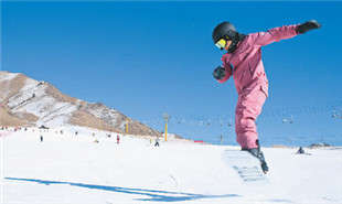 兴冰雪产业 促绿色转型