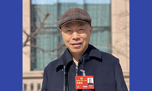 全国政协委员、导演刘家成
　