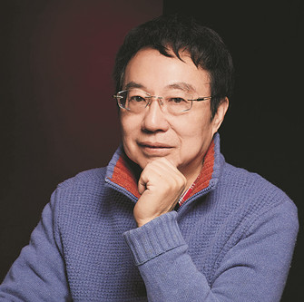 丁帆，南京大学文学院教授。曾任国务院学位委员会中文学科组第四、第五届学科评议组成员，中国社会科学中文学科评审委员。有论著二十余部，另著有188体育官方ios随笔集十余部