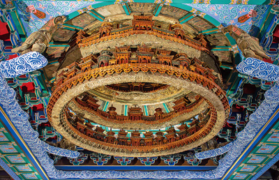　北京古代建筑博物馆藏隆福寺万善正觉殿天宫藻井。  　　吕胜利摄（影像中国）