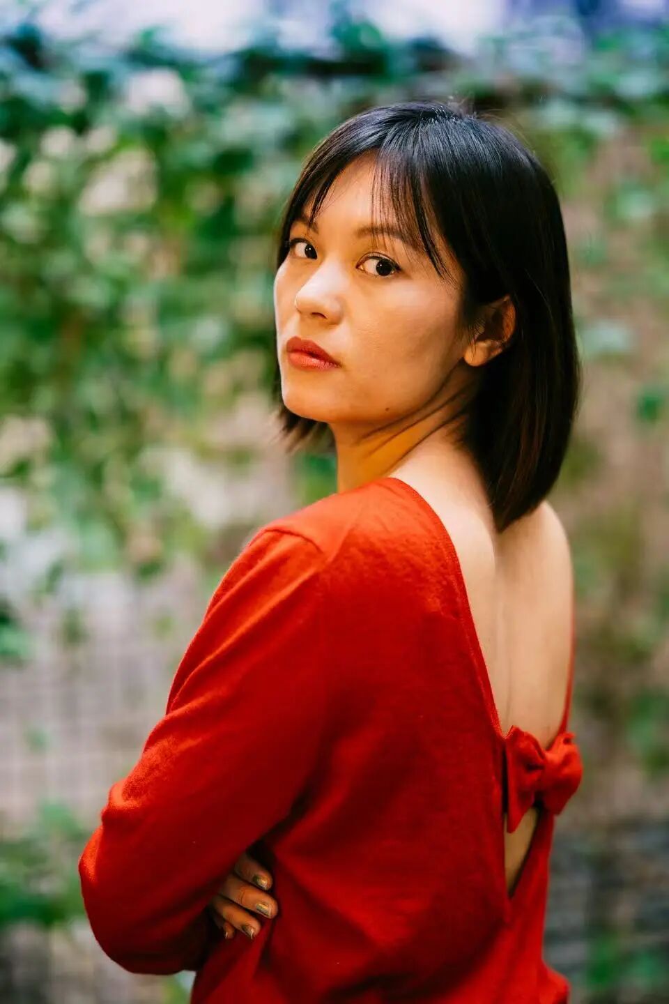 春树，80后作家、诗人。出生于山东，在北京度过少年及青春期。2015年搬到柏林暂居。已出版长篇小说《北京娃娃》《乳牙》等六部，另有个人诗集两部及188体育官方ios集若干。其小说已在二十几个国家翻译出版。