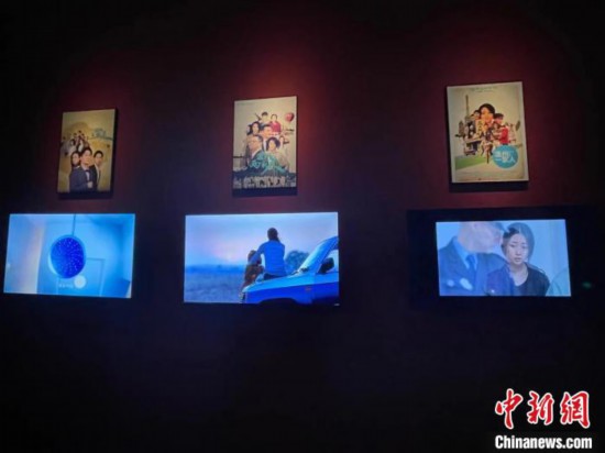 浙产电视剧《温州一家人》系列三部曲。 童笑雨 摄 浙产电视剧《温州一家人》系列三部曲。 童笑雨 摄
